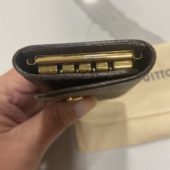 Louis Vuitton Keychain - Picture 6 of 13